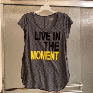 π live in the moment tshirt